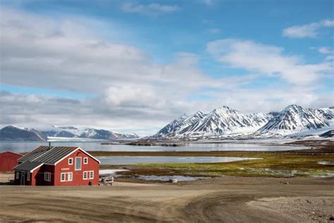 Ny-Ålesund Travel Guide | Visit Svalbard | Hurtigruten US