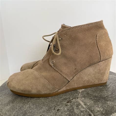 Toms Taupe Suede Leather Wedge Ankle Booties 95 Gem