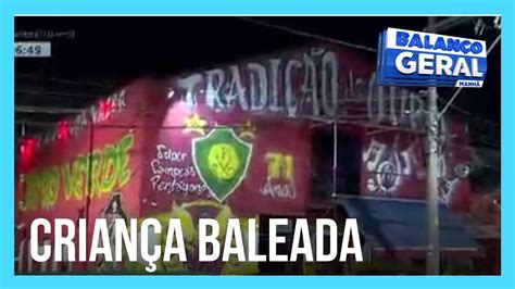 Criança fica ferida após achar arma em escola de samba e atirar YouTube