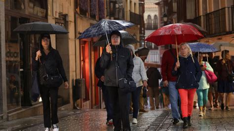 Des Pluies Torrentielles Se Sont Abattues En Espagne Deux Morts Et Un