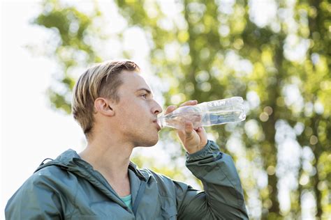 Hoeveel Glazen Water Moet Je Per Dag Drinken Ontdek De Ideale Hoeveelheid