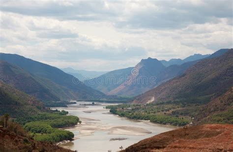 Il Fiume Giallo Huang He Abbellisca In Shapotou Cina Immagine Stock