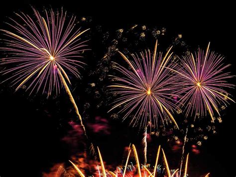 How to have the best Bonfire Night fireworks display this season - Showtime Fireworks