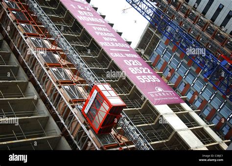 Barratt homes logo hi-res stock photography and images - Alamy