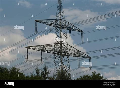 Kv Hochspannungsleitung Fotos Und Bildmaterial In Hoher Aufl Sung