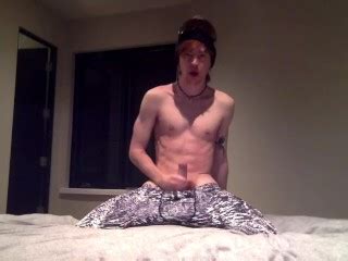 Horny Snowboarder Rubs one out Aprés ski Pornhub Gay