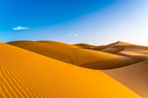 Sand dunes ‘talk’ to each other as they creep across the desert ...