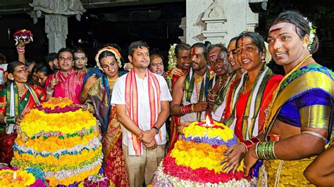 Bathukamma Song At Gudur Venkatesh Swamy Pedda Amberpet Naresh Swamy