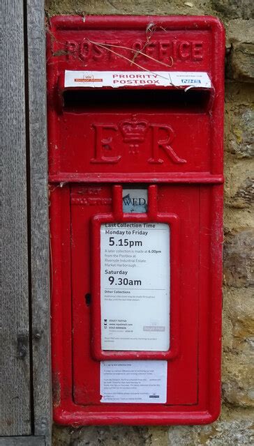 Elizabeth II Postbox On Hermitage Road JThomas Geograph