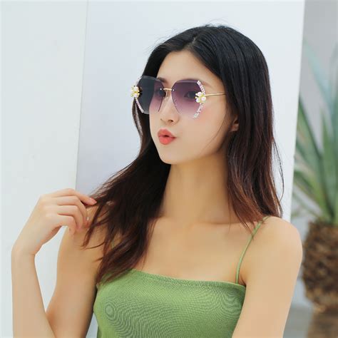 Ycnychchy Frameless Crystal Cut Edge Lenses Sunglasses For Women Uv