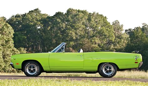 Plymouth Road Runner Hemi Convertible Street Muscle