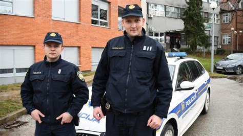 Ovo Su Policajci Heroji Koji Su Pod Rotirkama Otpratili Trudnicu U