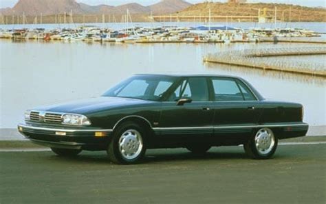 1995 Oldsmobile Ninety-Eight Review & Ratings | Edmunds