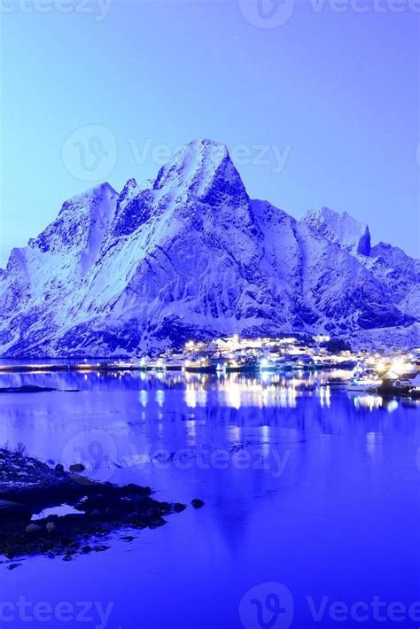 Winter in Reine, Lofoten Islands, Norway. 16172362 Stock Photo at Vecteezy