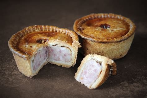 Medium Plain Pork Pie G Welbeck Farm Shop