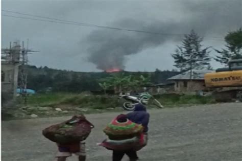 Pembakaran Dan Baku Tembak Antara Pasukan Elit TNI Polri Dengan KKB