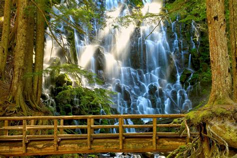 33 fotografías de cascadas con hermosos paisajes naturales wallpaper