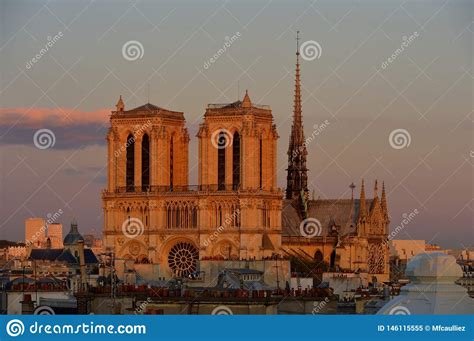 Notre Dame De Paris De Cath Drale Image Stock Image Du Ville