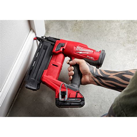 Milwaukee 2746-20 M18 FUEL™ 18 Gauge Brad Nailer