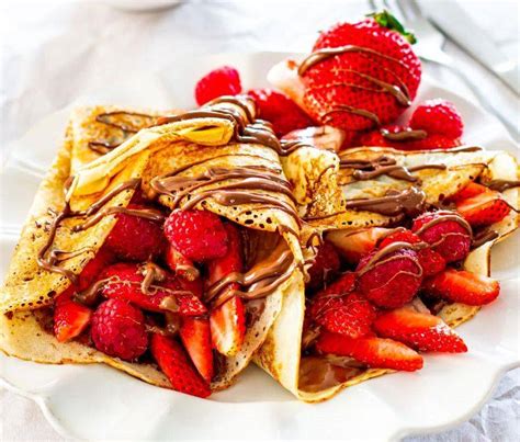 Nutella Crepes With Strawberries For Unforgettable Summer