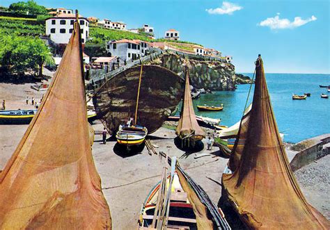 Retratos De Portugal C Mara De Lobos Barcos De Pesca