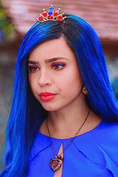 sofia carson evie