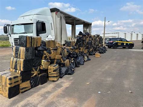 PRF E PM Apreendem 14 Toneladas De Maconha Em Meio A Carga De Placas