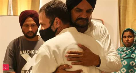 Rahul Gandhi Sidhu Moose Wala Congress Mp Rahul Gandhi Reaches Mansa To Meet Murdered Singer S