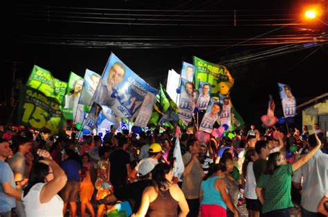 Rosalba Kadu Beto E Larissa Rosado Comandam Passeata Para Carlos