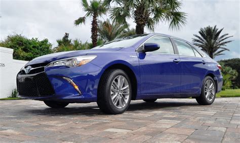 2015 Toyota Camry SE Hybrid Review