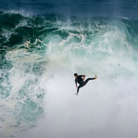 Freak 8-Foot Waves Slam Lake Tahoe, Boaters Killed (Video) - Surfer