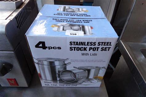 Lot 558 - 5 piece stockpot set with lids