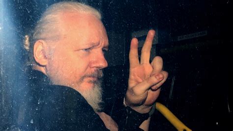 Wikileaks Founder Julian Assange Arrested In London Faces U S Charges