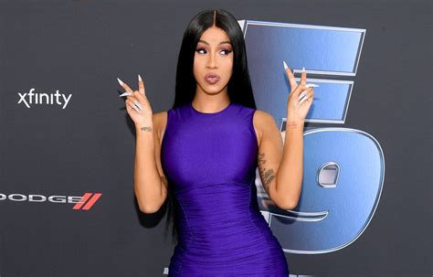 Los 5 Bikinis Más Sensuales De Cardi B La Opinión