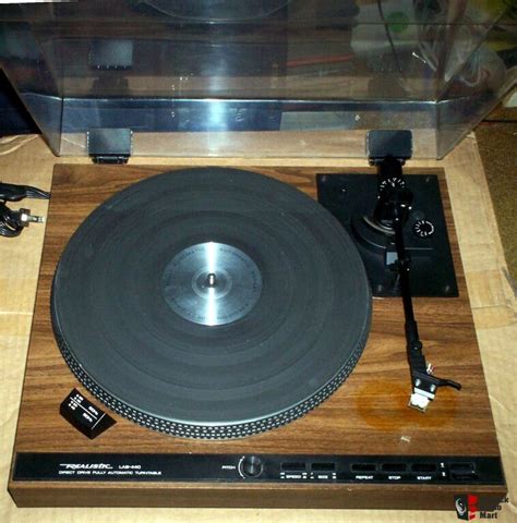 Realistic Lab Direct Drive Fully Automatic Turntable Photo