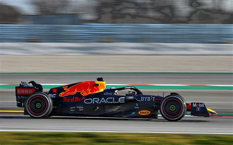 遂にベールを脱いだレッドブルの2022年型f1「rb18」 目を引く過激なサイドポッド Formula1 Data F1情報・ニュース速報解説