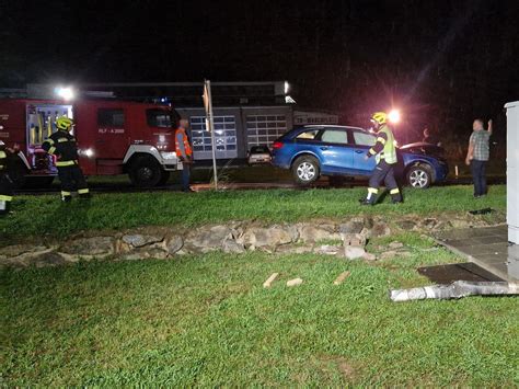 Einsatz Verkehrsunfall Kreuzung Land Lebt Auf