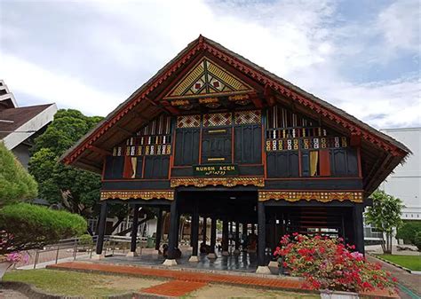 Rumah Tradisional Aceh: Keunikan Arsitektur – Rumoh Aceh – Wisatago ...