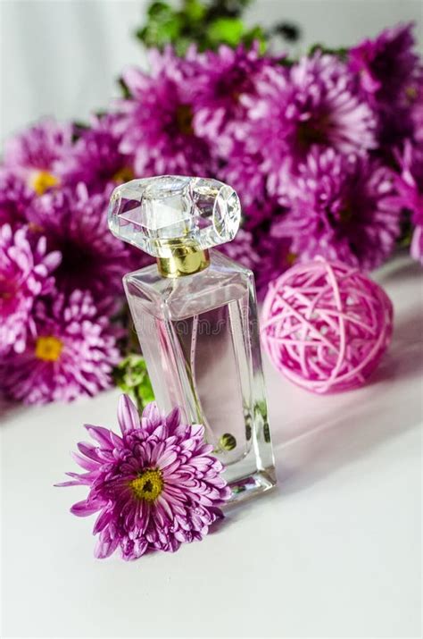 Perfume with floral scent stock image. Image of nature - 149628733