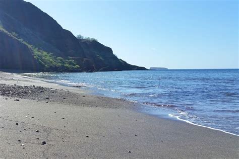 5 black sand beaches in Maui 🌴 + THE Maui black sand beach you need to ...