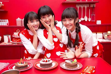 （写真）土屋太鳳、松井愛莉、広瀬すずがチョコ作り バレンタインの“初恋”思い出話も告白 エンタメ ニュース ｜クランクイン！