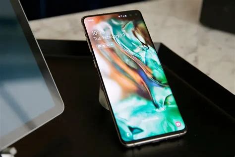 Kalahkan Huawei Samsung Duduki Peringkat Pertama Di Q Okezone