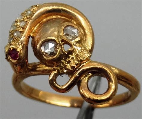 Beautiful Antique Georgian Memento Mori Skull Gold Silver Ring Unique