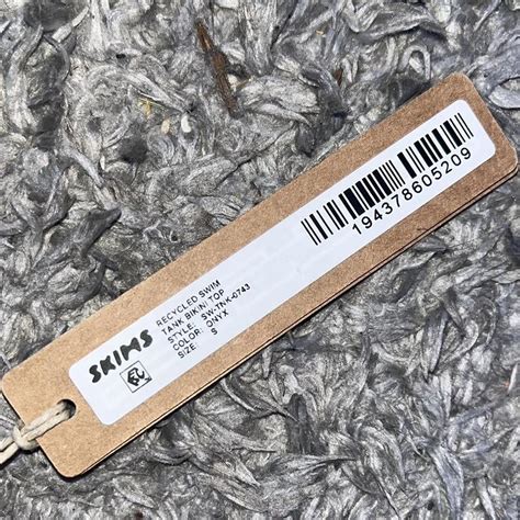 NEW WITH TAGS SKIMS SWIM TANK BIKINI TOP NO PAYPAL Depop