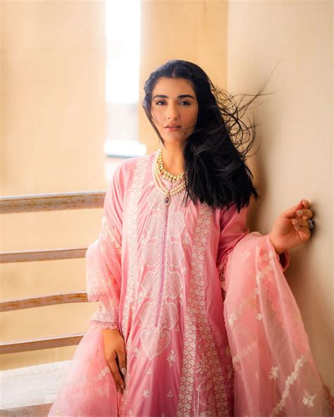 Sarah Khan Looks Graceful As Ever In Red Jora By Zainab Salman Lens