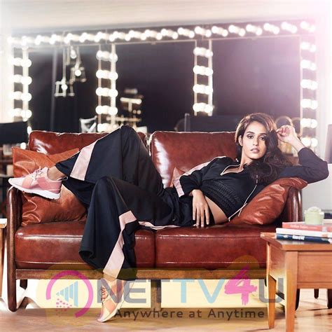 Actress Disha Patani Latest Hot And Sexy Pics Galleries HD