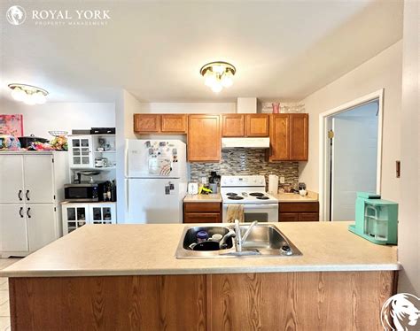 Location and Service Details for The UPS Store on Wyandotte Street 10