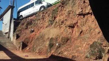 Gazeta Meio Dia Barranco Preocupa Moradores De Jucutuquara Em