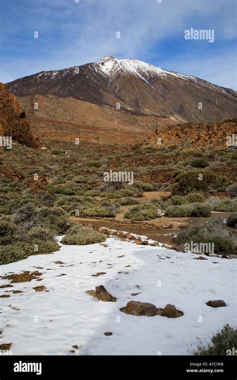 mount teide  winter  roques de garcia parque nacional del teide