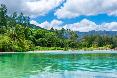 Kahana Bay Beach Park - Aloha Secrets